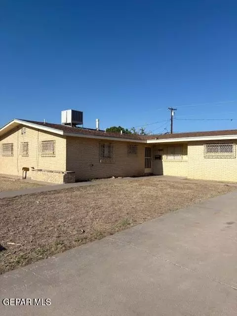 2921 Fir St, El Paso, TX 79925