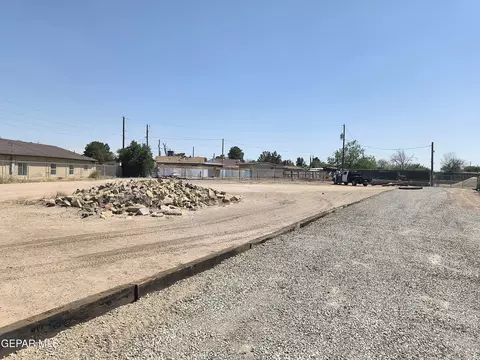 8868 Harding Way, El Paso, TX 79907