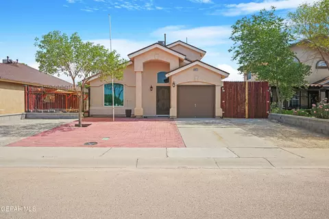 10417 Valle Fertil Dr, Socorro, TX 79927