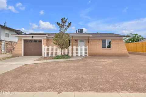 9240 Sorbonne Dr, El Paso, TX 79907