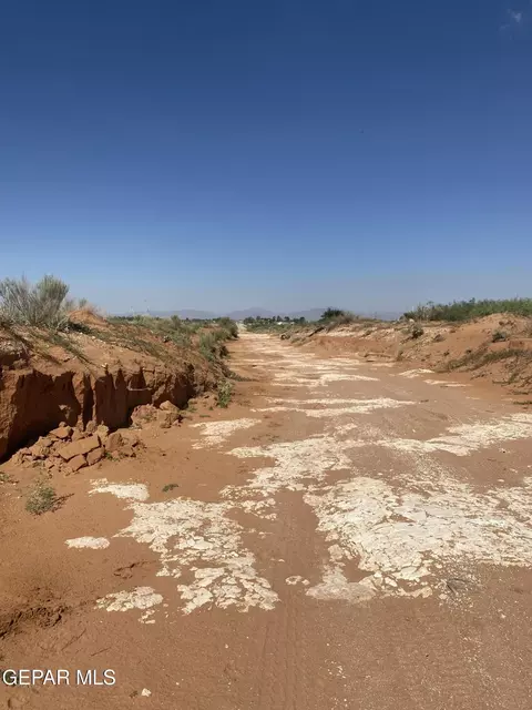 14747 Van Fleet Rd, El Paso, TX 79938