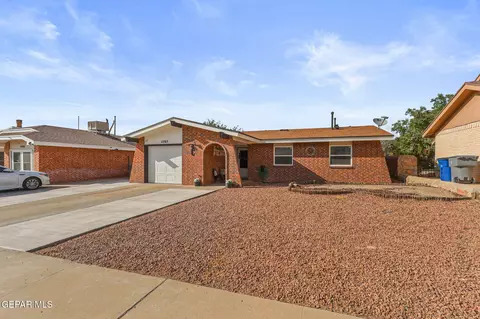 11765 Scott Simpson Dr, El Paso, TX 79936
