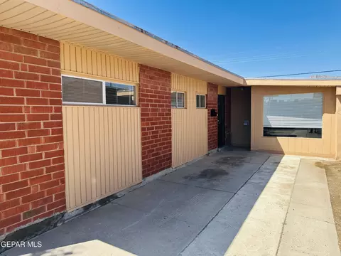 8827 Mt Delano Dr, El Paso, TX 79904