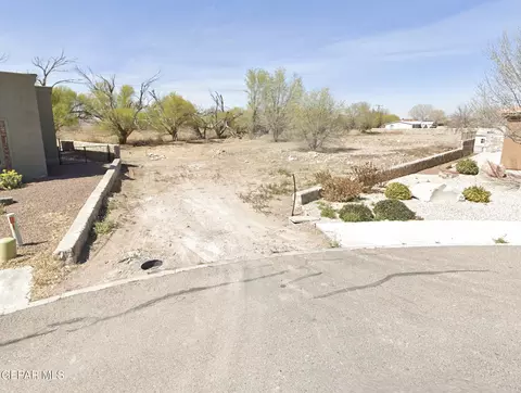 1061 Maximo St, El Paso, TX 79932