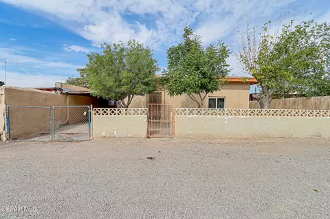 227 NW G Ave, Fabens, TX 79838