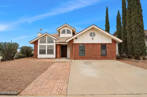4660 Loma Escondida Dr, El Paso, TX 79934