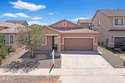 7112 N Skies, El Paso, TX 79934