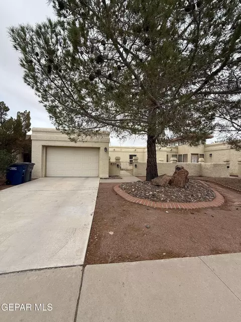 10649 Islerock Dr, El Paso, TX 79935