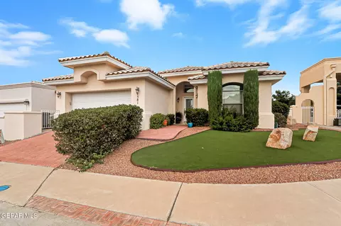 1581 Via Appia St, El Paso, TX 79912