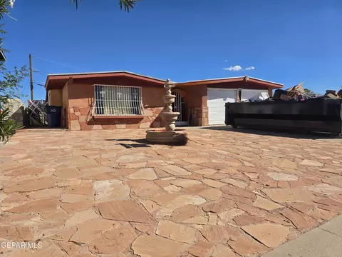 10560 Cuesta Brava Ln, El Paso, TX 79935