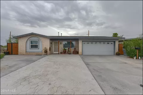 8695 Akron St, El Paso, TX 79907