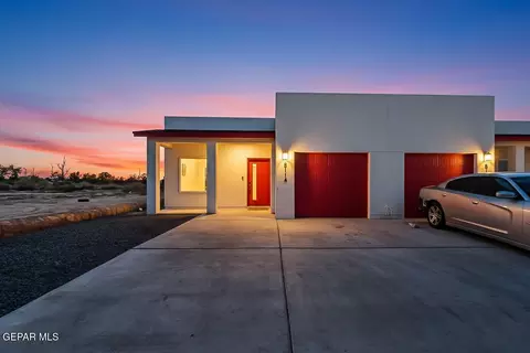 811 Ts Daniel Cadena Dr, El Paso, TX 79927