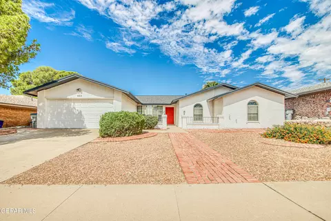 853 El Parque Dr, El Paso, TX 79912