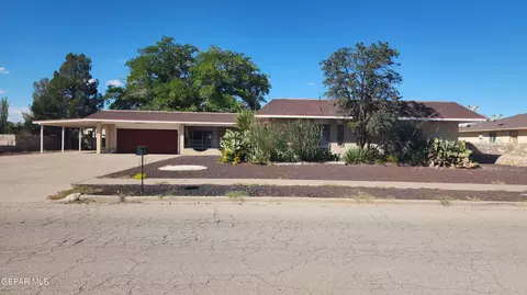 14937 Roslyn Dr, Horizon City, TX 79928