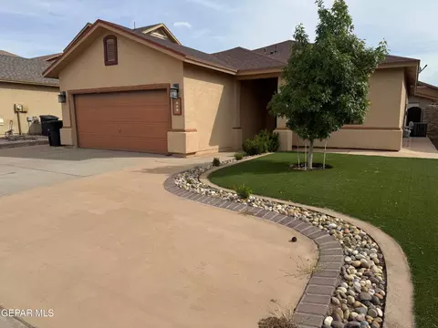 336 Emerald Way St, Horizon City, TX 79928