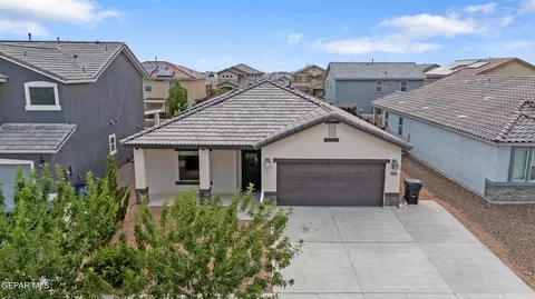 965 Penrith St, El Paso, TX 79928