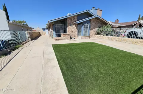 833 Destello Rd, El Paso, TX 79907
