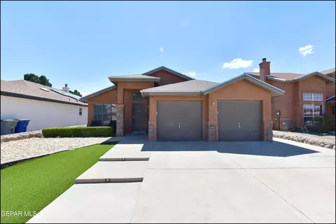 823 Saguaro Park Ct, El Paso, TX 79932
