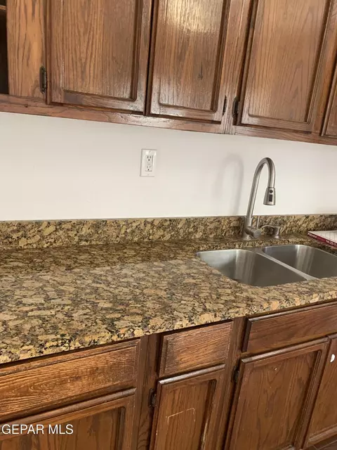 Kitchen - 423 N Carolina Dr, El Paso, TX 79915 photo 1 of 2