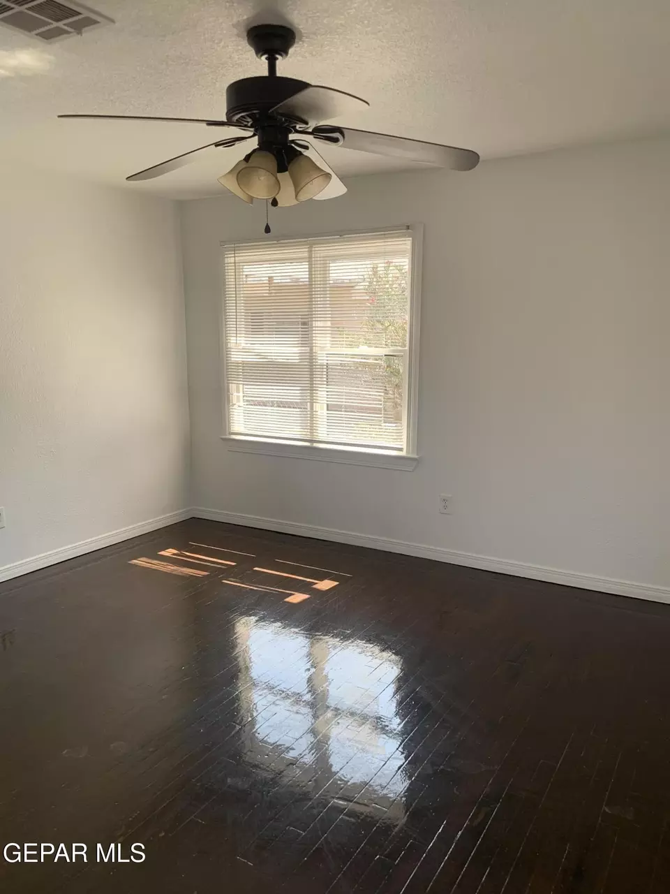Bedroom - 423 N Carolina Dr, El Paso, TX 79915 photo 1 of 3
