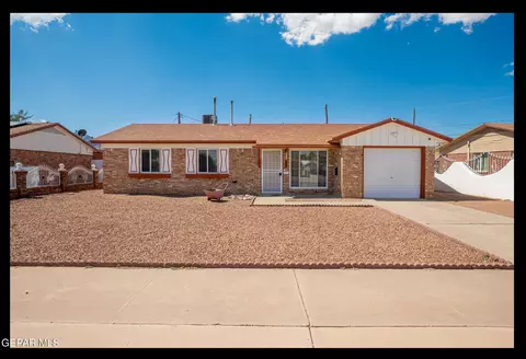 10237 Curlew Ln, El Paso, TX 79924