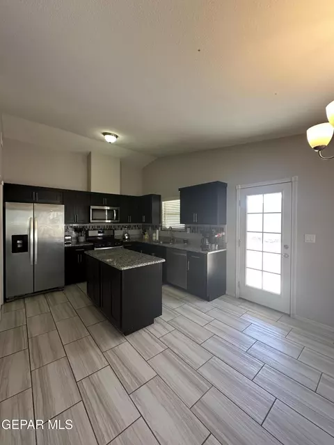 Kitchen - 15028 Method Ave, El Paso, TX 79938 photo 3 of 3
