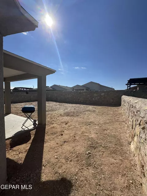 Exterior - 15028 Method Ave, El Paso, TX 79938 photo 5 of 8