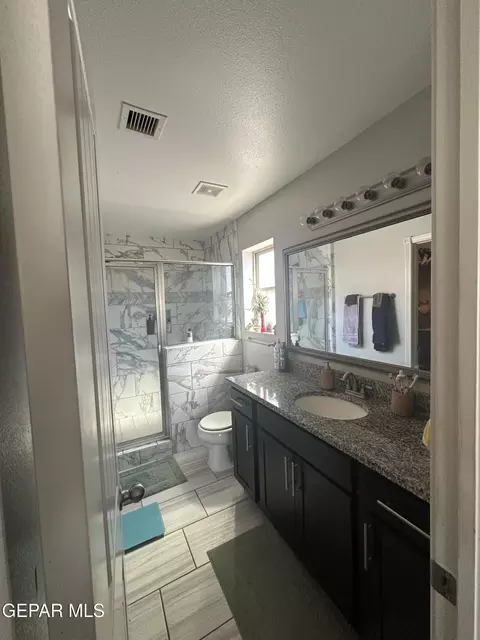 Bath - 15028 Method Ave, El Paso, TX 79938 photo 3 of 4