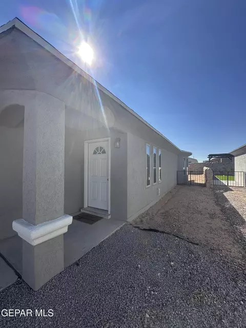 Exterior - 15028 Method Ave, El Paso, TX 79938 photo 7 of 8