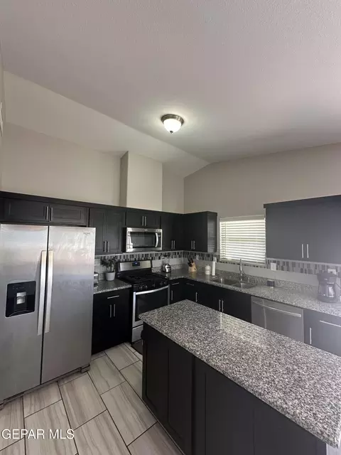 Kitchen - 15028 Method Ave, El Paso, TX 79938 photo 2 of 3