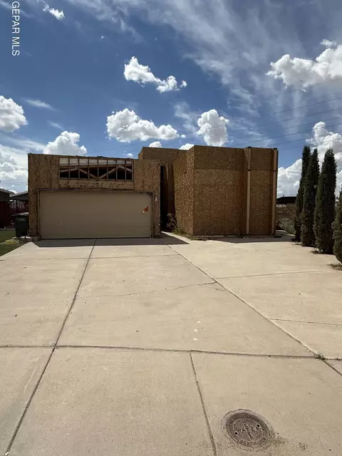 4605 Michael Torres Dr, El Paso, TX 79938