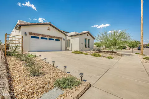 12315 Houghton Springs Dr, Horizon City, TX 79928