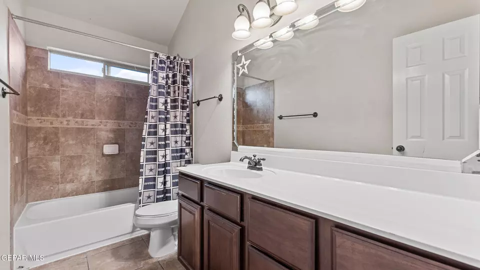 Bath - 12000 Stansbury Dr, El Paso, TX 79928 photo 4 of 4