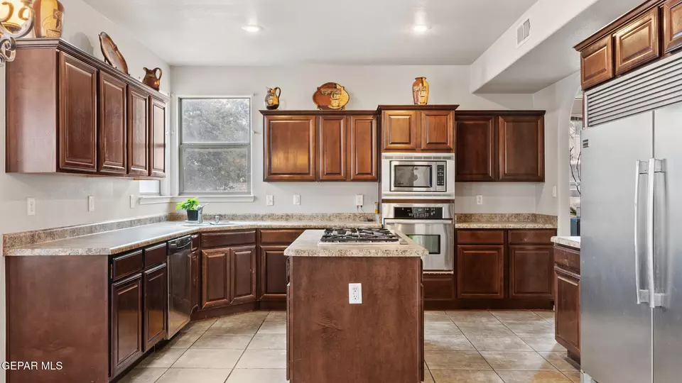 Kitchen - 12000 Stansbury Dr, El Paso, TX 79928 photo 1 of 5