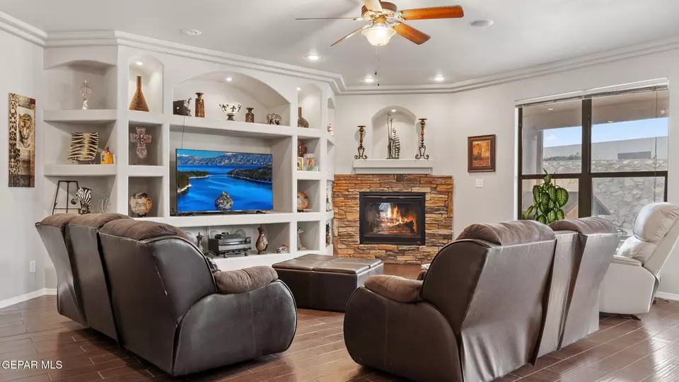 Living - 12000 Stansbury Dr, El Paso, TX 79928 photo 3 of 3