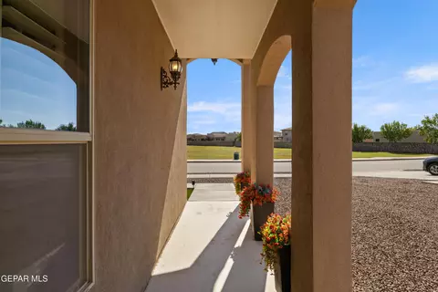 3725 Loma Dante Dr, El Paso, TX 79938