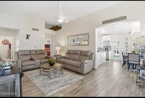 12341 Golden Sun Dr, El Paso, TX 79938