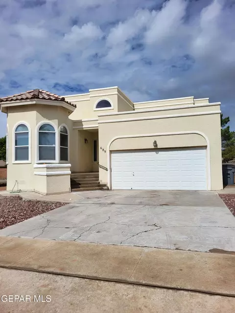 689 Laramie River Ave, El Paso, TX 79932