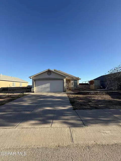 224 Flor Eucharis Dr, Socorro, TX 79927
