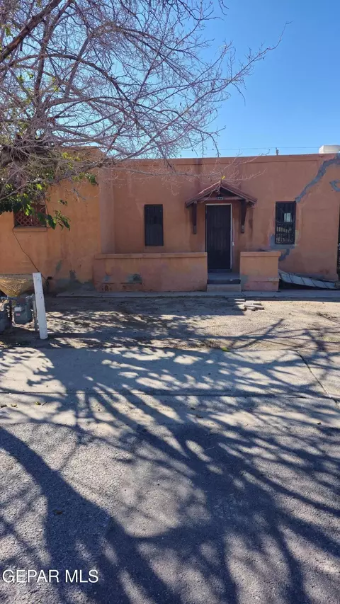 225 N Valencia Pl, El Paso, TX 79905