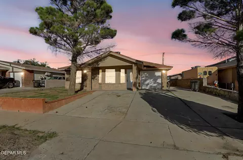 228 Tierra Linda Dr, Horizon City, TX 79928