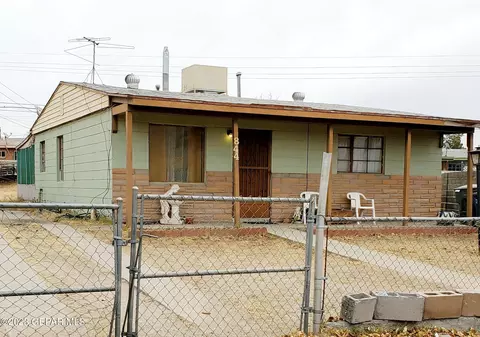 844 Santa Barbara Dr, El Paso, TX 79915