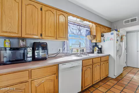 7149 Gran Vida Dr, El Paso, TX 79912 photo 10