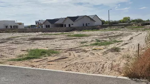 5631 Rio Bonito Cir, El Paso, TX 79932