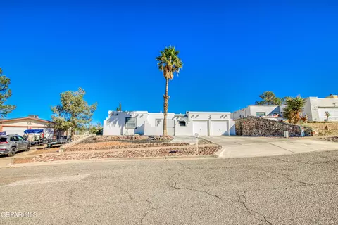 5617 Beth View Dr, El Paso, TX 79932