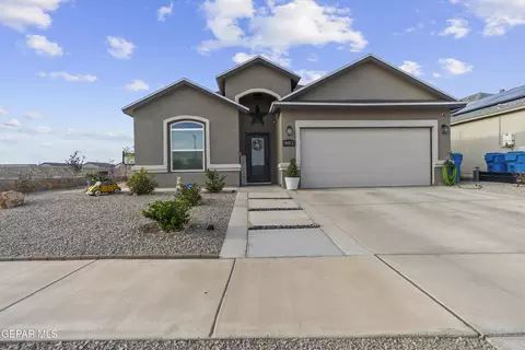 801 Plains Blackfoot Dr, El Paso, TX 79927