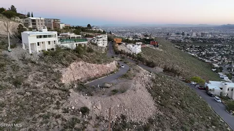 23 Apache Crest Dr, El Paso, TX 79902 photo 2