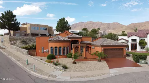 6220 Via Serena Dr, El Paso, TX 79912