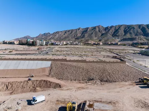 513 Vin Faro Ln, El Paso, TX 79912