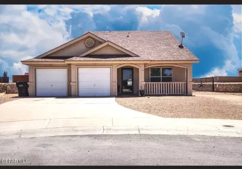 816 Desert Moon Dr, Horizon City, TX 79928